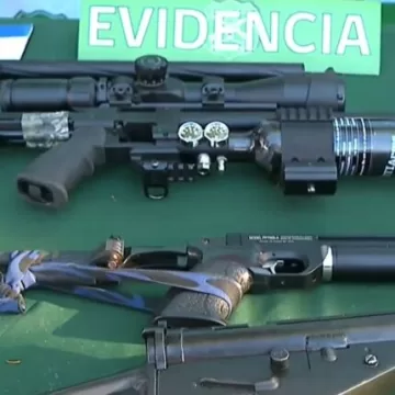 Detienen a empresario que fabricaba armas con piezas importadas de Amazon