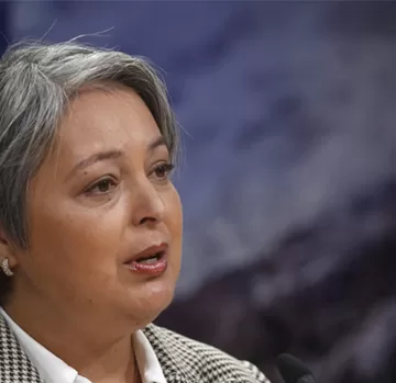 Jara responde a Montes por presunto vínculo con toma de San Antonio