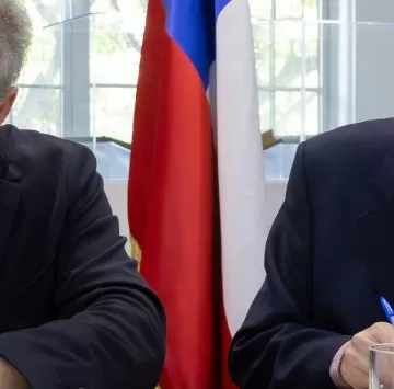 imagen_2025-11-04_220101167 Servel y Chile Telcos suscriben convenio de colaboración para envío de información sobre elecciones por SMS